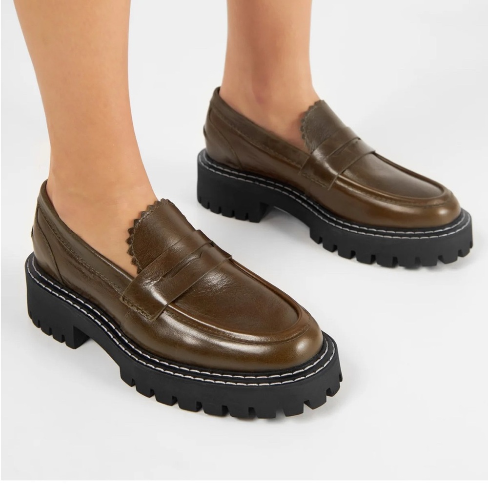 LAST (European 38) Brown/Olive Leather Loafers, comfortable